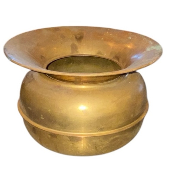 Other - vintage brass pot / vase / spitoon
